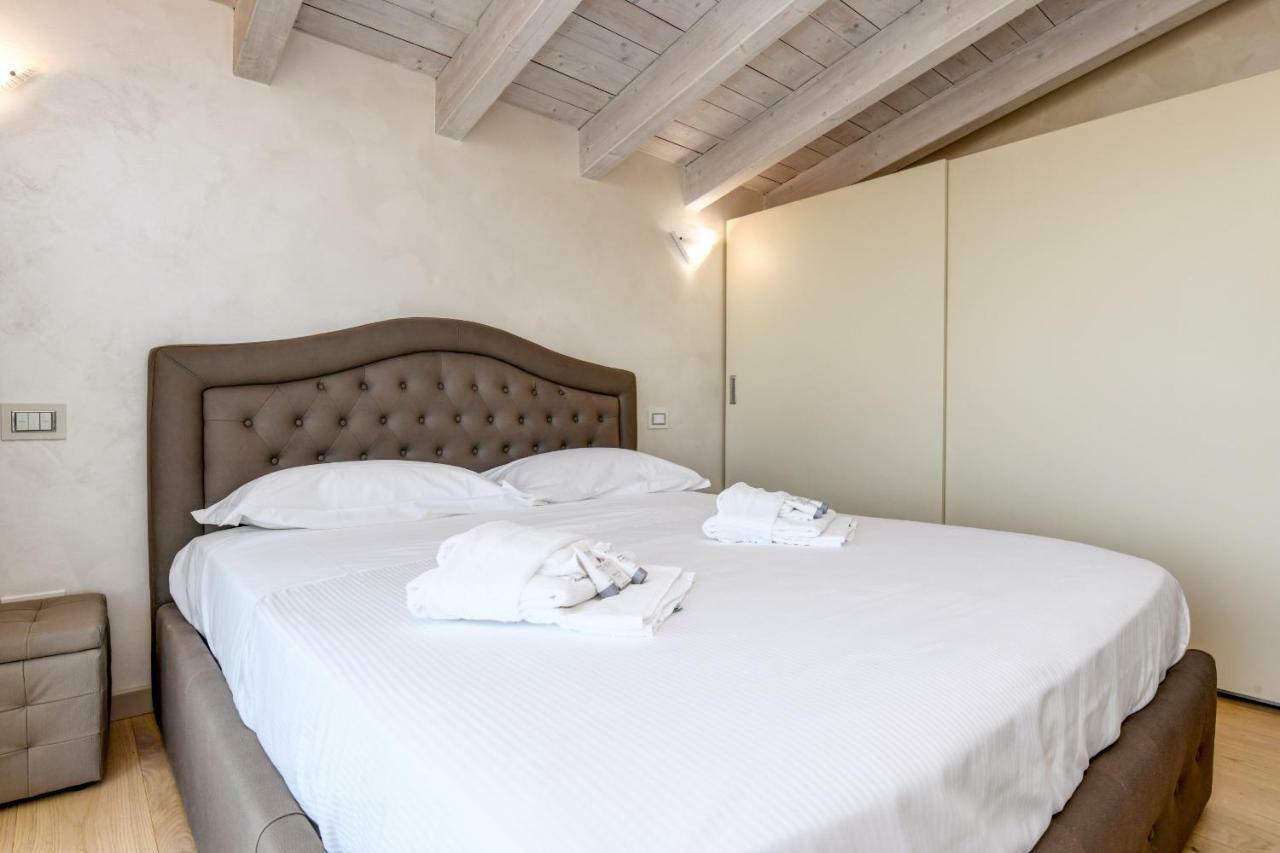 My Sirmione Lake Loft Ngoại thất bức ảnh